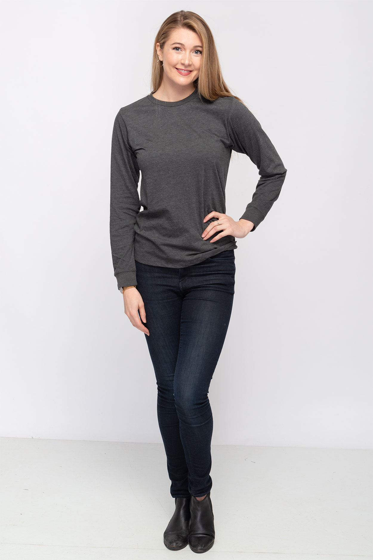 901 ADULT UNISEX LIGHT WEIGHT L/S DELUXE TEE MillTex Sportswear